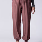 Lightweight joggers in dusty purple, with pockets and hight supportive waist.